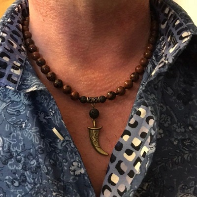 Fashion shop neck accessories